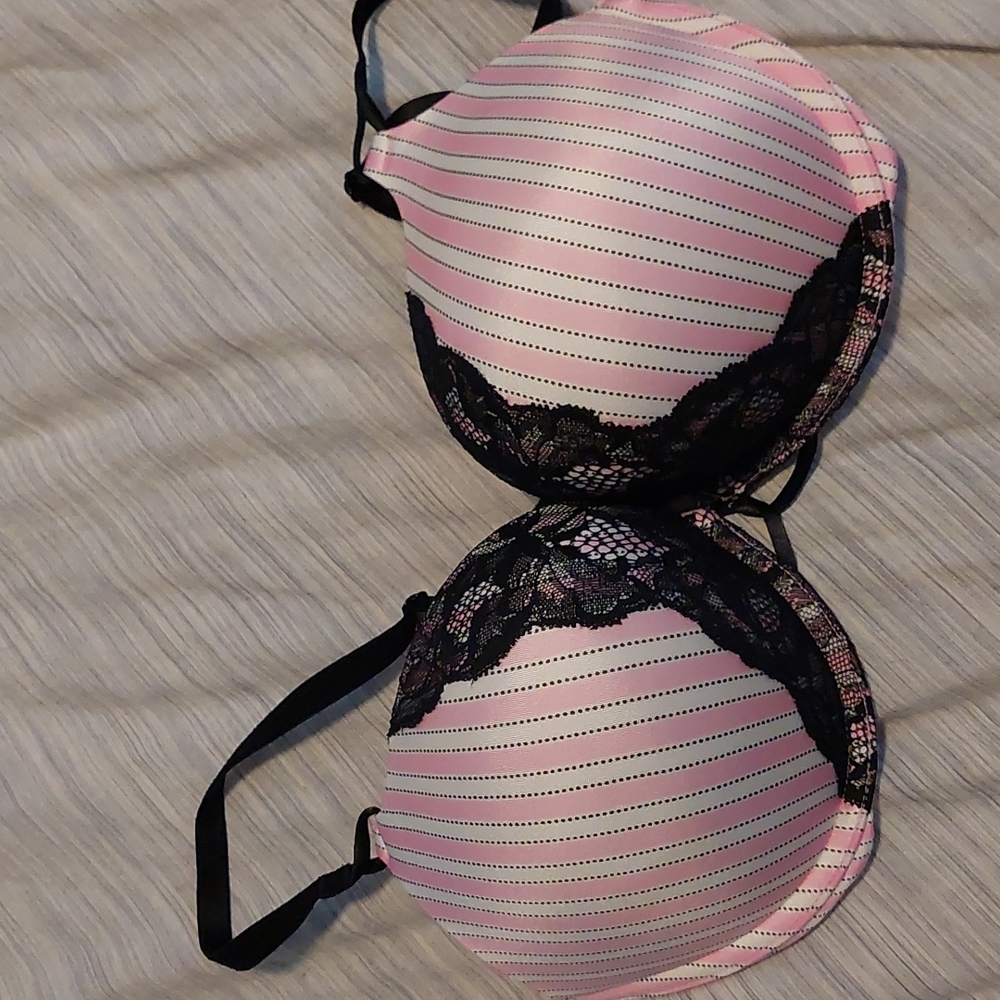 Victoria's Secret Bombshell bra 34D